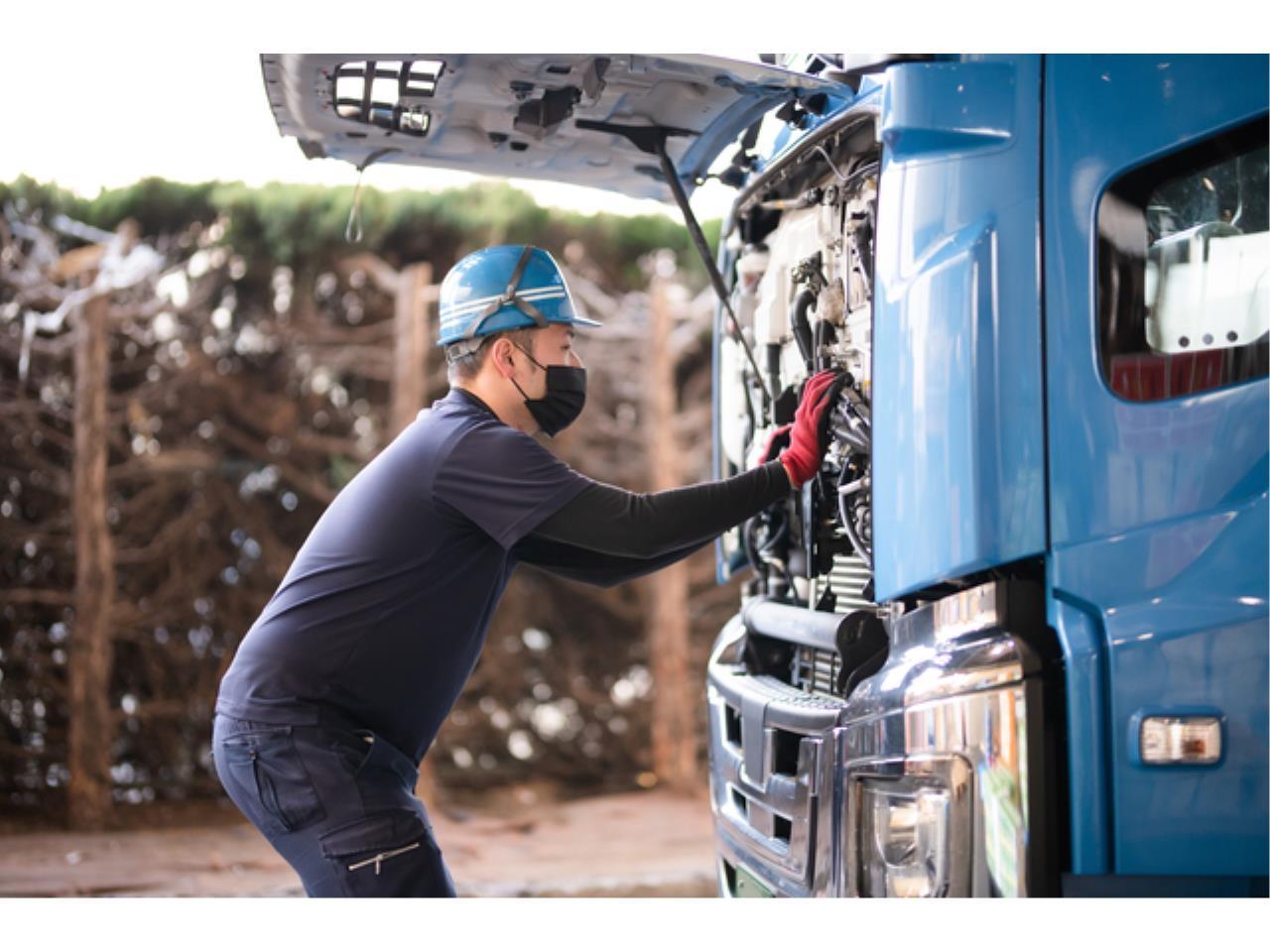 トラックの自動車整備
