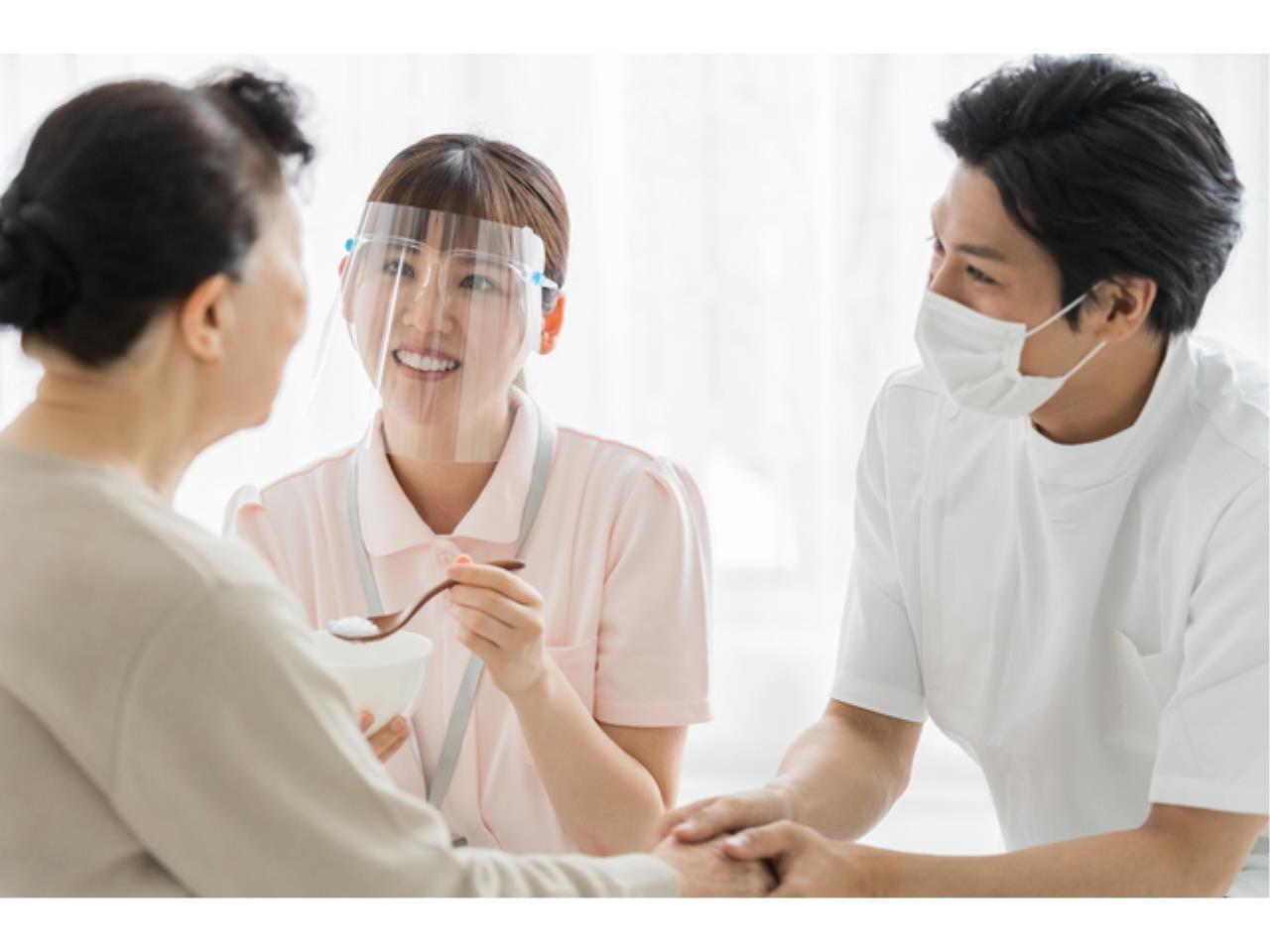 老人保健施設での介護職員