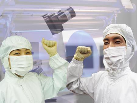 航空機部品の貼り合わせ・仕上げ作業