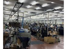 『更新日：2025/12/24』<BR><BR>・織機のオペレーション<BR>・糸切れの修復や、糸の補充<BR>・織り上がった生地の品質チェック<BR>・機械の清掃や注油などの定期的な保守点検