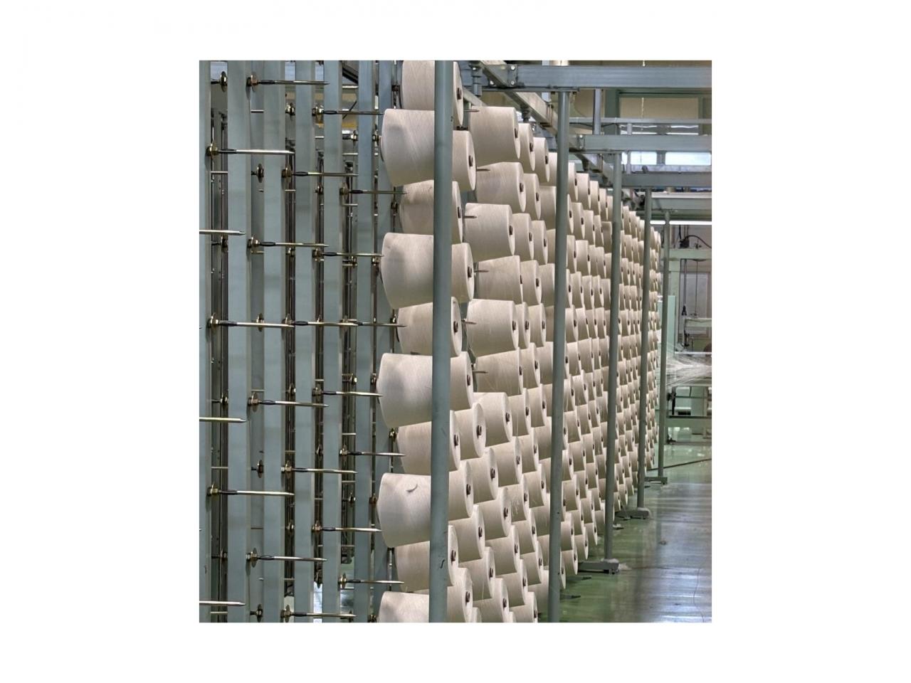 デニム糸に色を入れる、染色のお仕事。