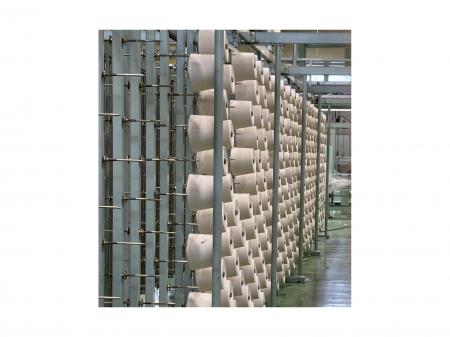 デニム糸に色を入れる、染色のお仕事。