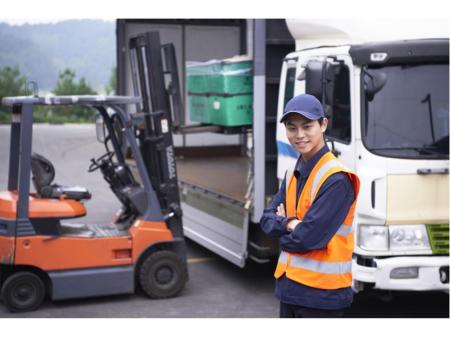 カウンター式フォークリフトでの運搬業務｜日曜休み｜日勤｜時給１，４００円