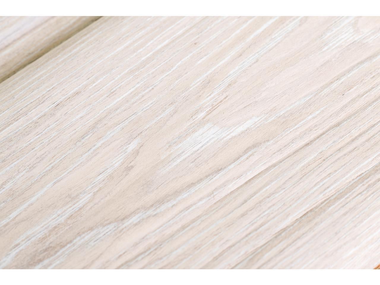 ツキ板の貼り付け作業スタッフ