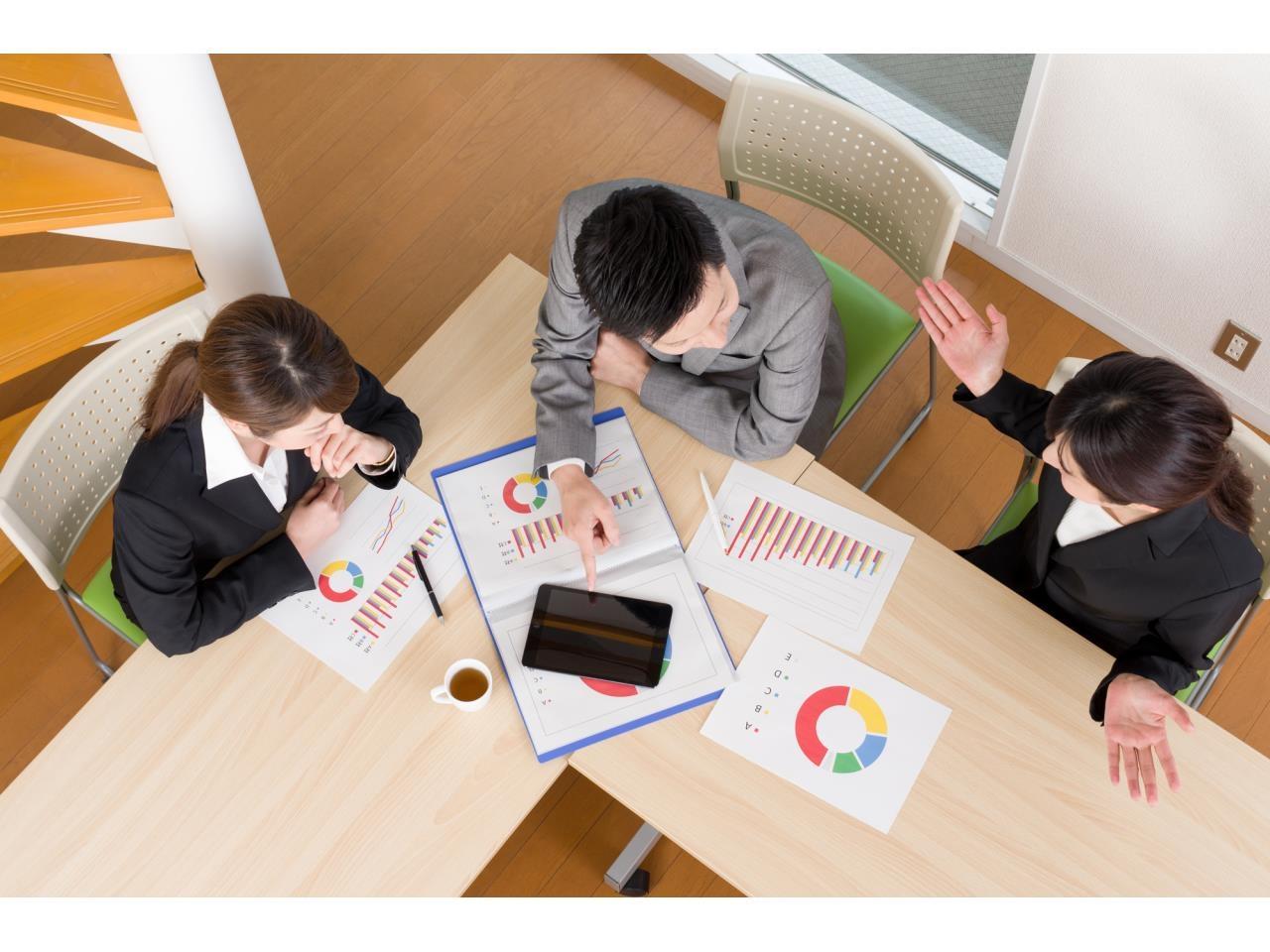 レディースカジュアルファッションのネットショップを運営を行うリーダー候補