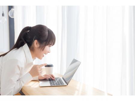 レディースカジュアルファッションのネットショップを運営を行うリーダー候補