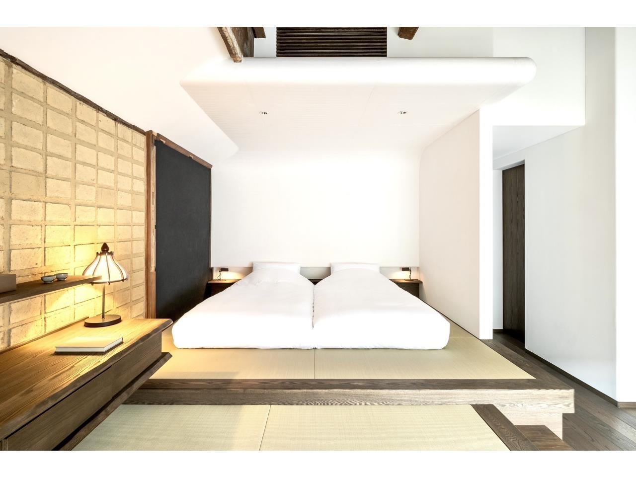 和風モダンな料理宿のホテルマネージャー