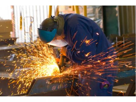 未経験からチャレンジできる溶接スタッフ｜正社員前提