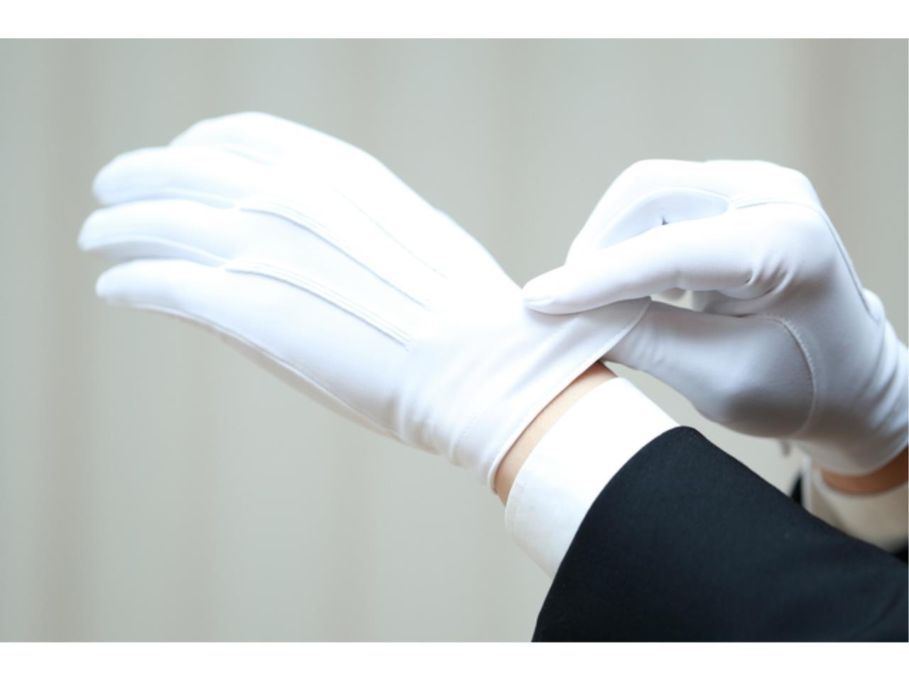 研修生としてスタートする路面電車の運転士