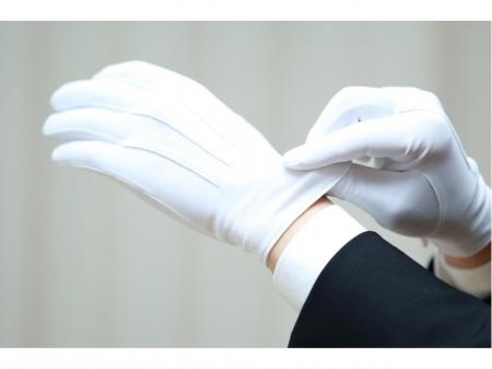 研修生としてスタートする路面電車の運転士