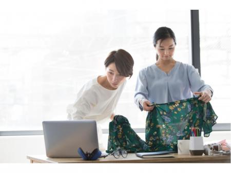 アパレルＯＥＭメーカーでの企画アシスタント