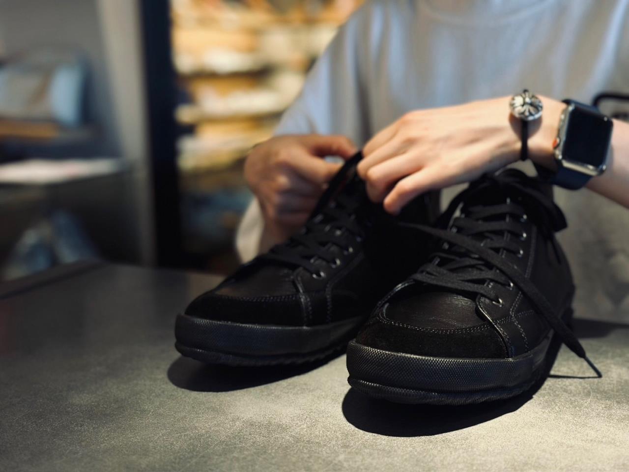 スニーカーの販売スタッフ｜派遣｜アパレルブランドの販売