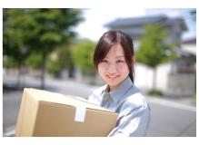 学生服の出荷作業