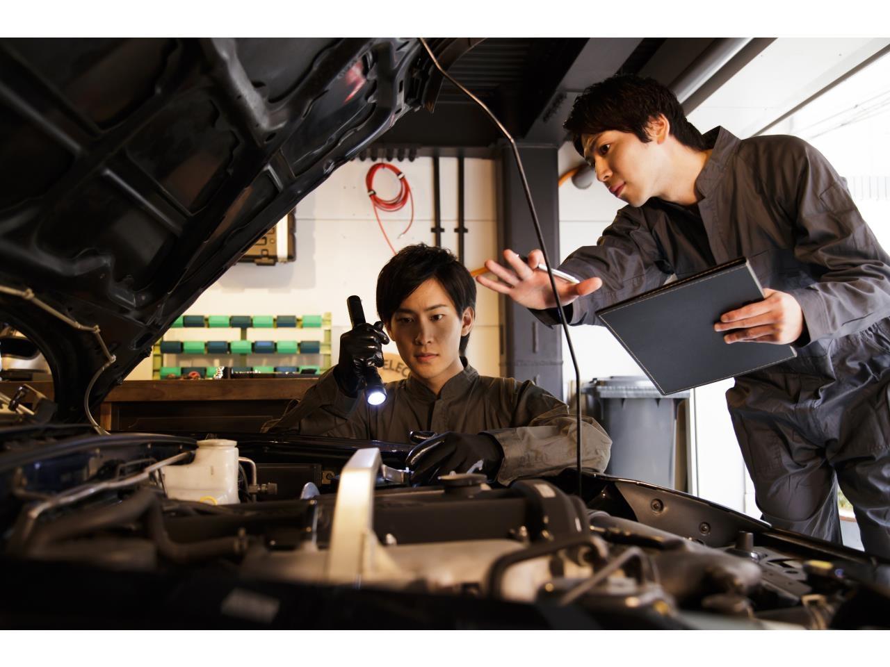 老舗自動車販売店での自動車整備士（アルバイト、パート）