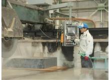 墓石の製造・検品職