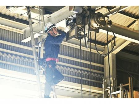 クレーンのメンテナンス経験者：【定時退社】クレーン運転士