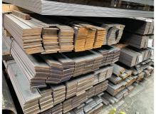 長期安定の鋼材の加工作業