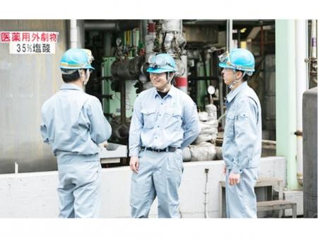 化学メーカーの製造オペレーター／未経験から正社員へ