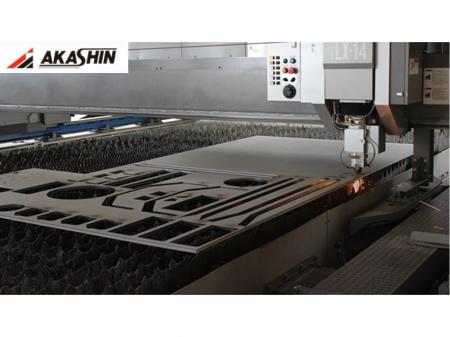 搬送機械メーカーの製造スタッフ（鋼材加工）松永工場／正社員／未経験ＯＫ