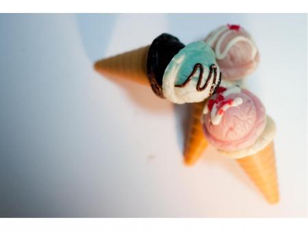 短期でも土日祝休みで働けるアイスクリーム工場での箱詰めスタッフ