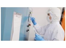 食品メーカー工場での製造機械オペレーター