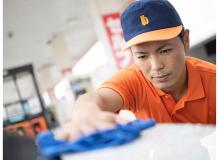 ガソリンスタンドスタッフ