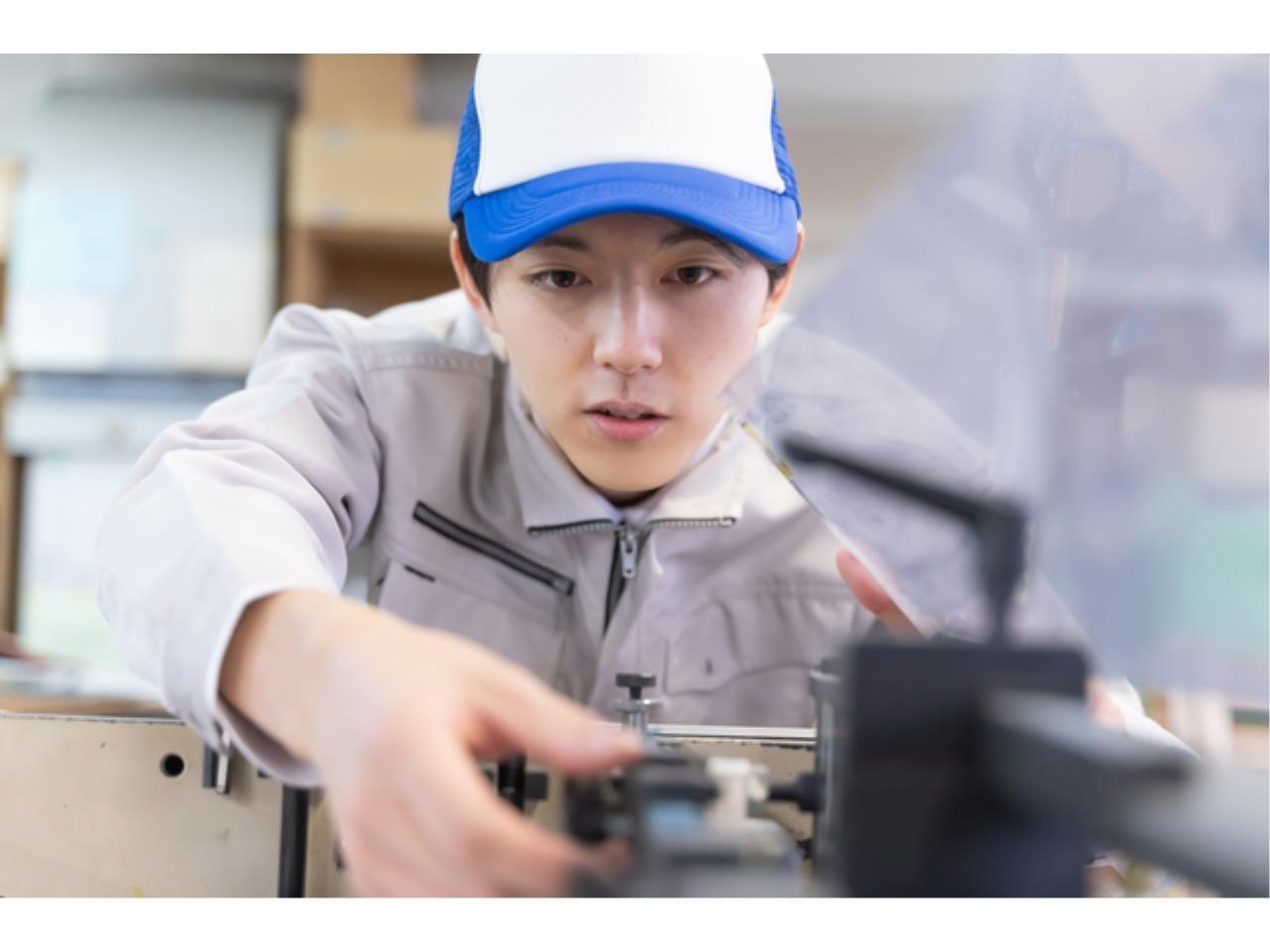 軽量部品の機械操作｜日勤だけだから生活リズムも安定