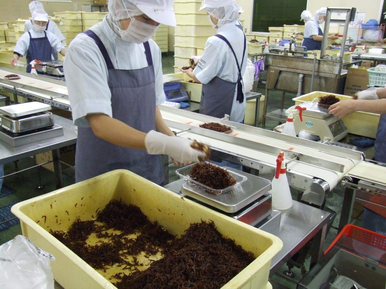 ９時からスタートの食品の計量や包装などの軽作業