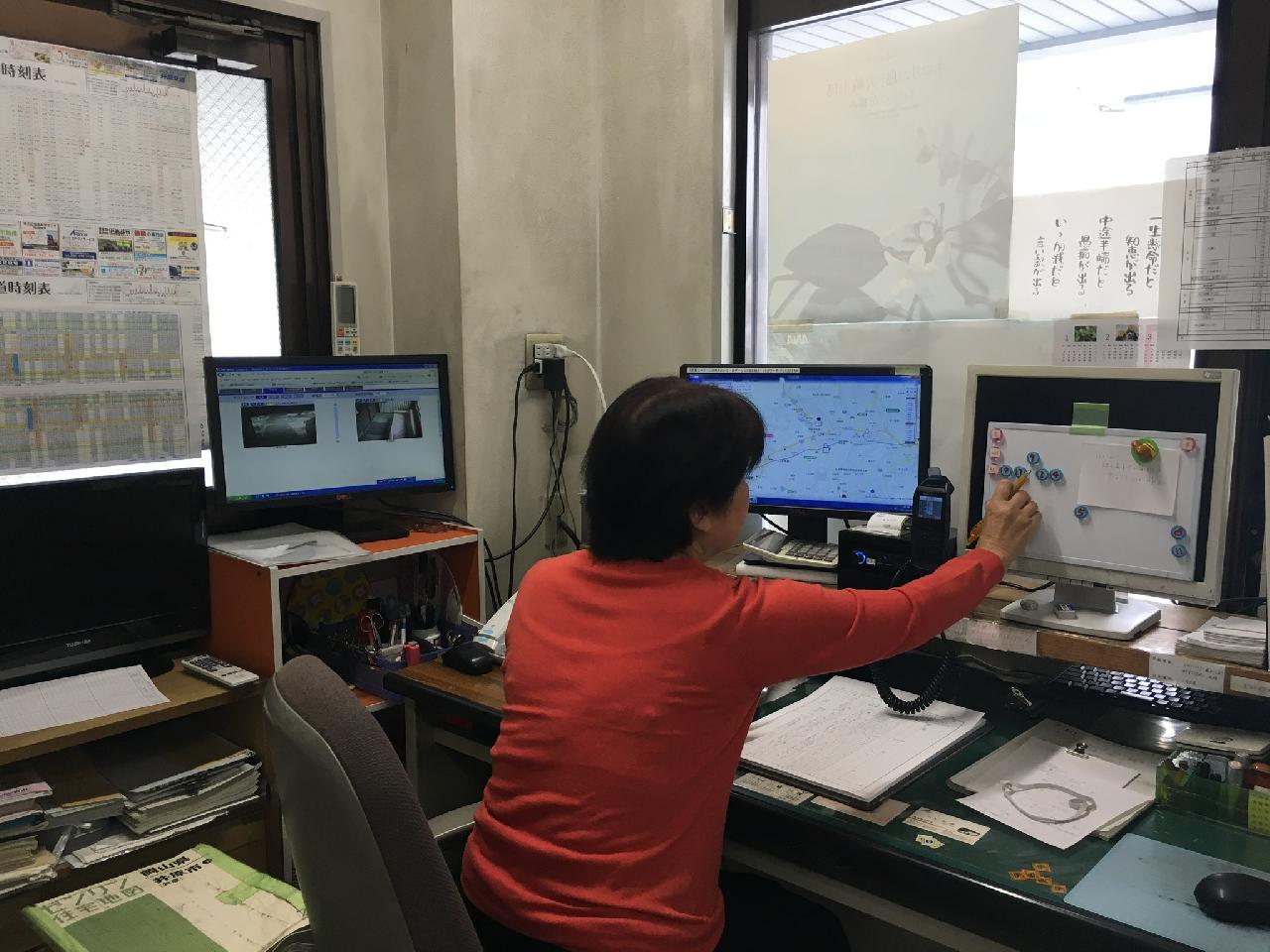 自分のペースで働く♪①タクシーの予約受付スタッフ、②タクシードライバー