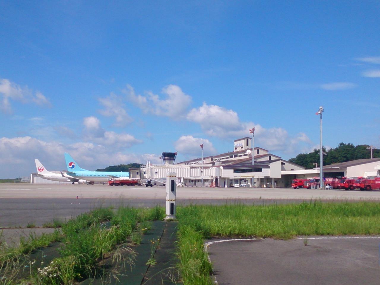 一週間ごとに希望シフトを組んで働ける☆空港内レストランでのキッチン・ホールスタッフ(動画有り)