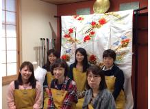 縫製未経験者歓迎の作業風景