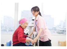 年齢不問の作業風景
