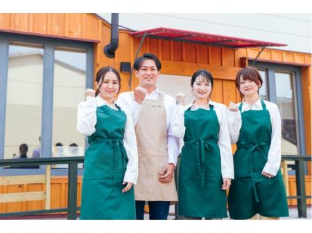 ランチタイム専任の短時間ホールスタッフ