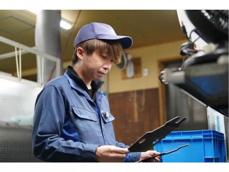 自動車内装部品の製造