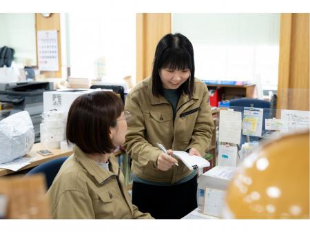 天然木ツキ板メーカーでの事務スタッフ