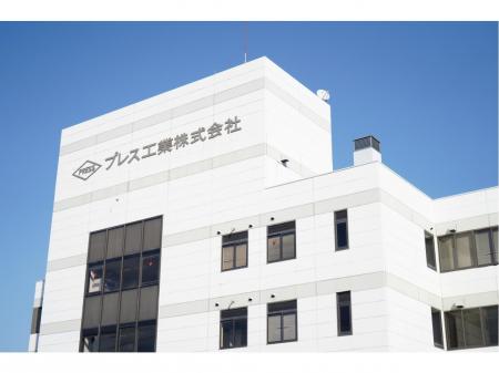 建設機械向け運転室の製造