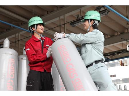 土日祝お休みで未経験の方も歓迎のＬＰガスボンベの検査および充填作業