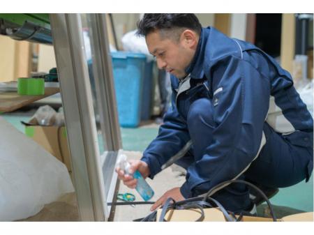 住宅用サッシの組立や配送