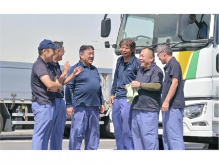 働きやすさが魅力♪大型ドライバー職