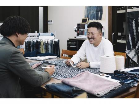 デニム生地の生産管理（原料の調達・染色の品質管理・製品運搬）