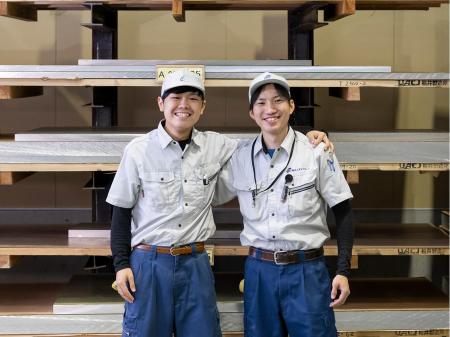 金属プレートの機械加工オペレーター