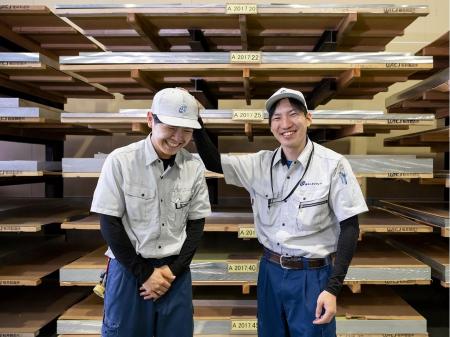 金属プレートの機械加工オペレーター