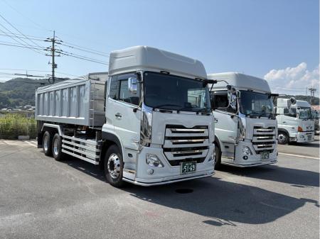 勤務によっては月収５５万円以上も可能！！ダンプ運転手（トレーラー運転手同時募集中）