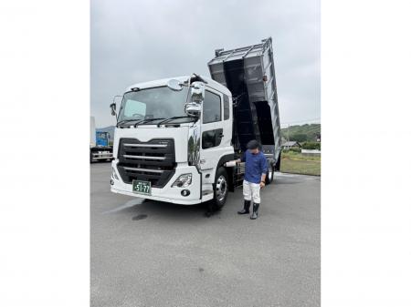 勤務によっては月収５５万円以上も可能！！ダンプ運転手（トレーラー運転手同時募集中）